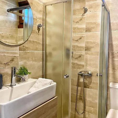 Livadi Aparthotel 3*