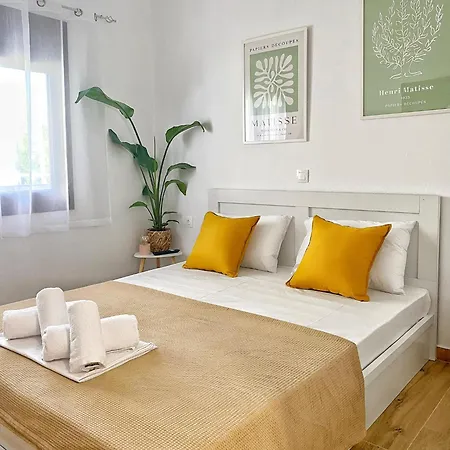 Aparthotel Livadi 3*