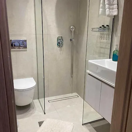 Livadi 아파트호텔